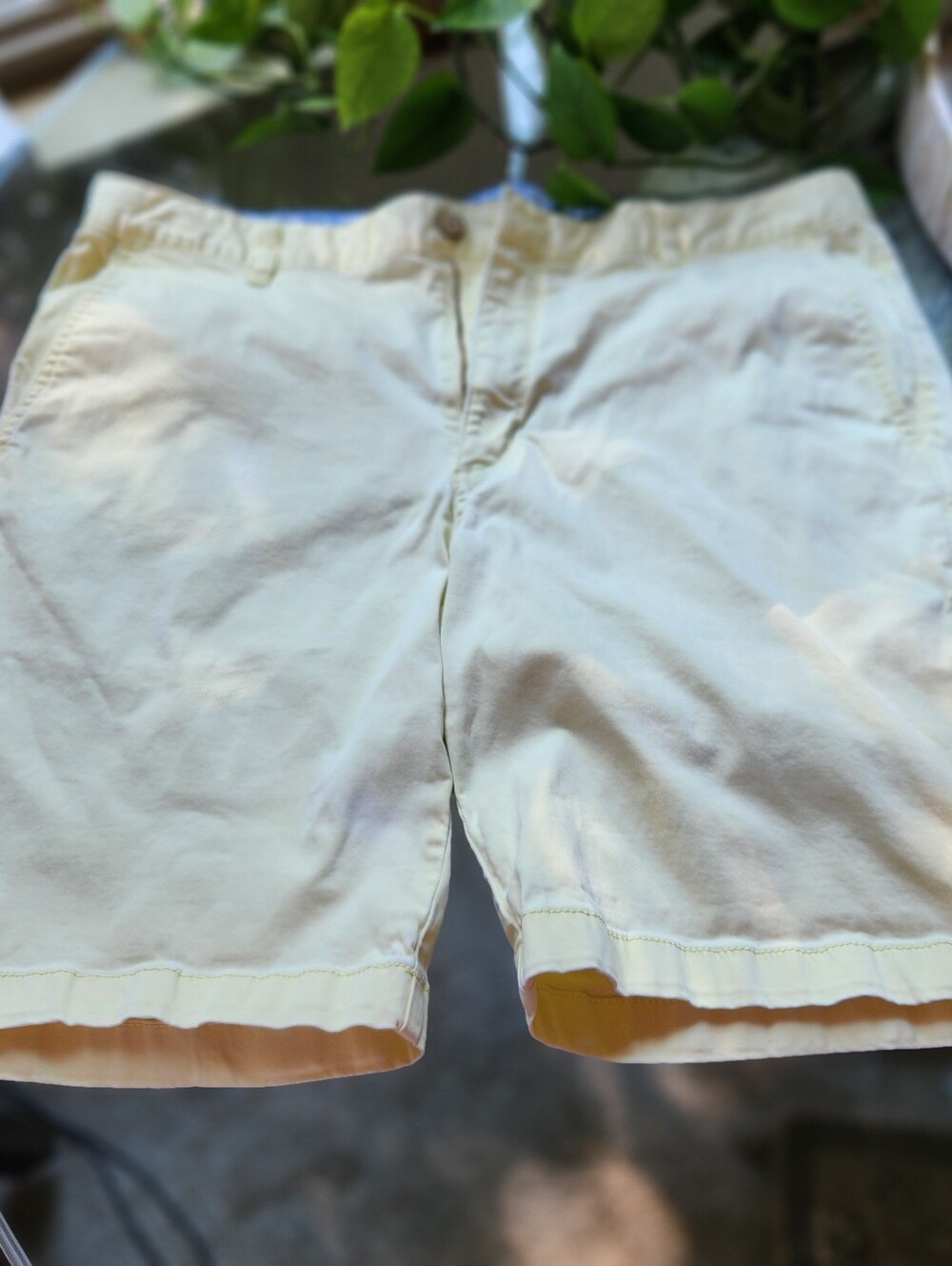 Tommy Bahama Mens 38 Chino Shorts Cream Yellow Flat Front Casual Island Resort